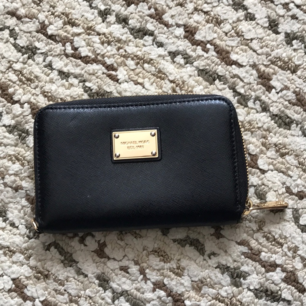 Micheal Kors mini wallet